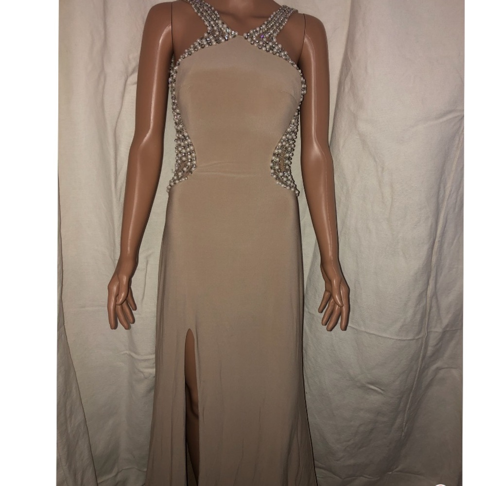 PROM/HOMECOMING RHINESTONE BACKLESS DRESS
💎 👗